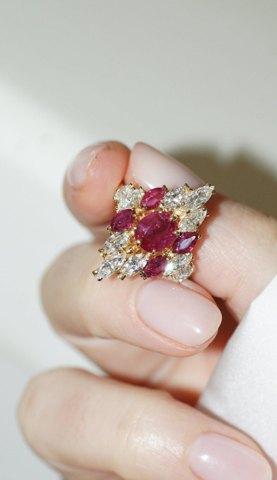 Marquise ruby and diamond wire ring - Galerie Pénélope