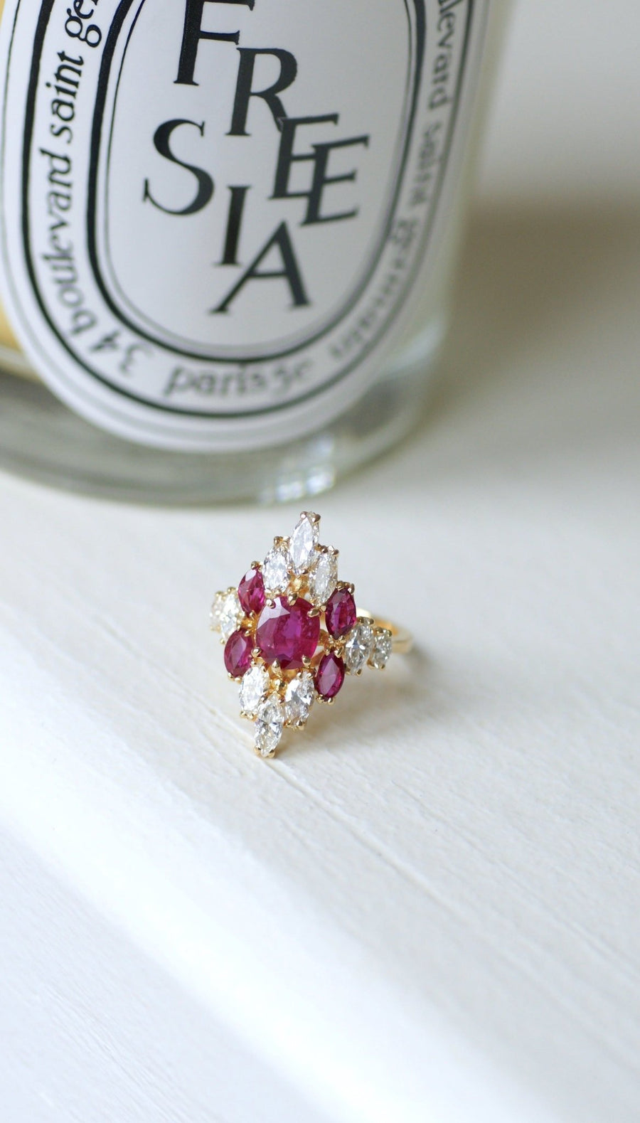 Marquise ruby and diamond wire ring - Galerie Pénélope