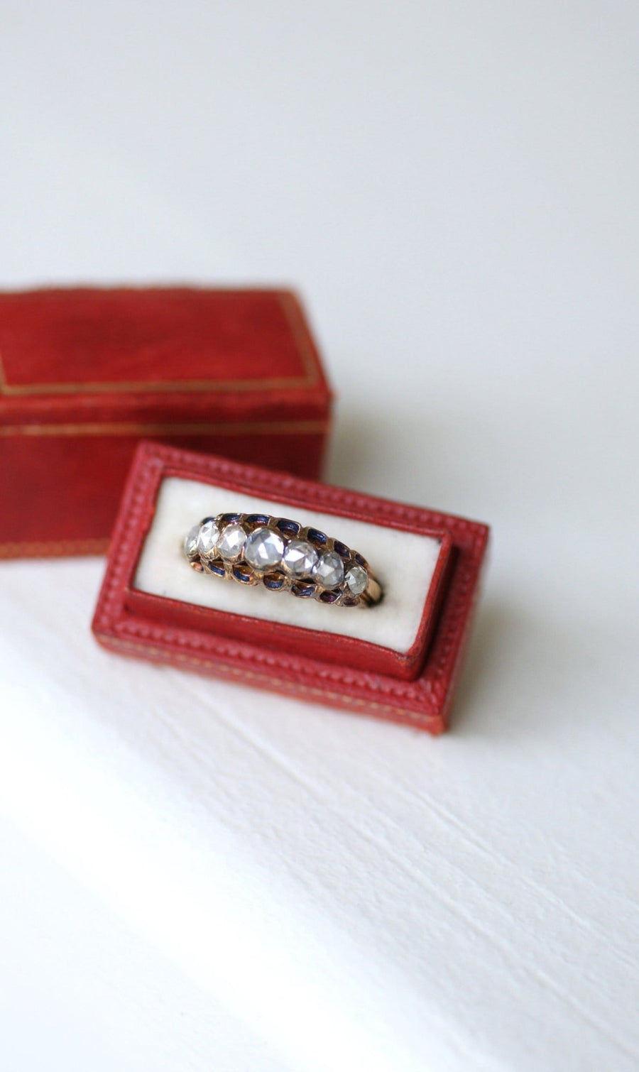 Garter ring with 7 pink cut diamonds - Penelope Gallery