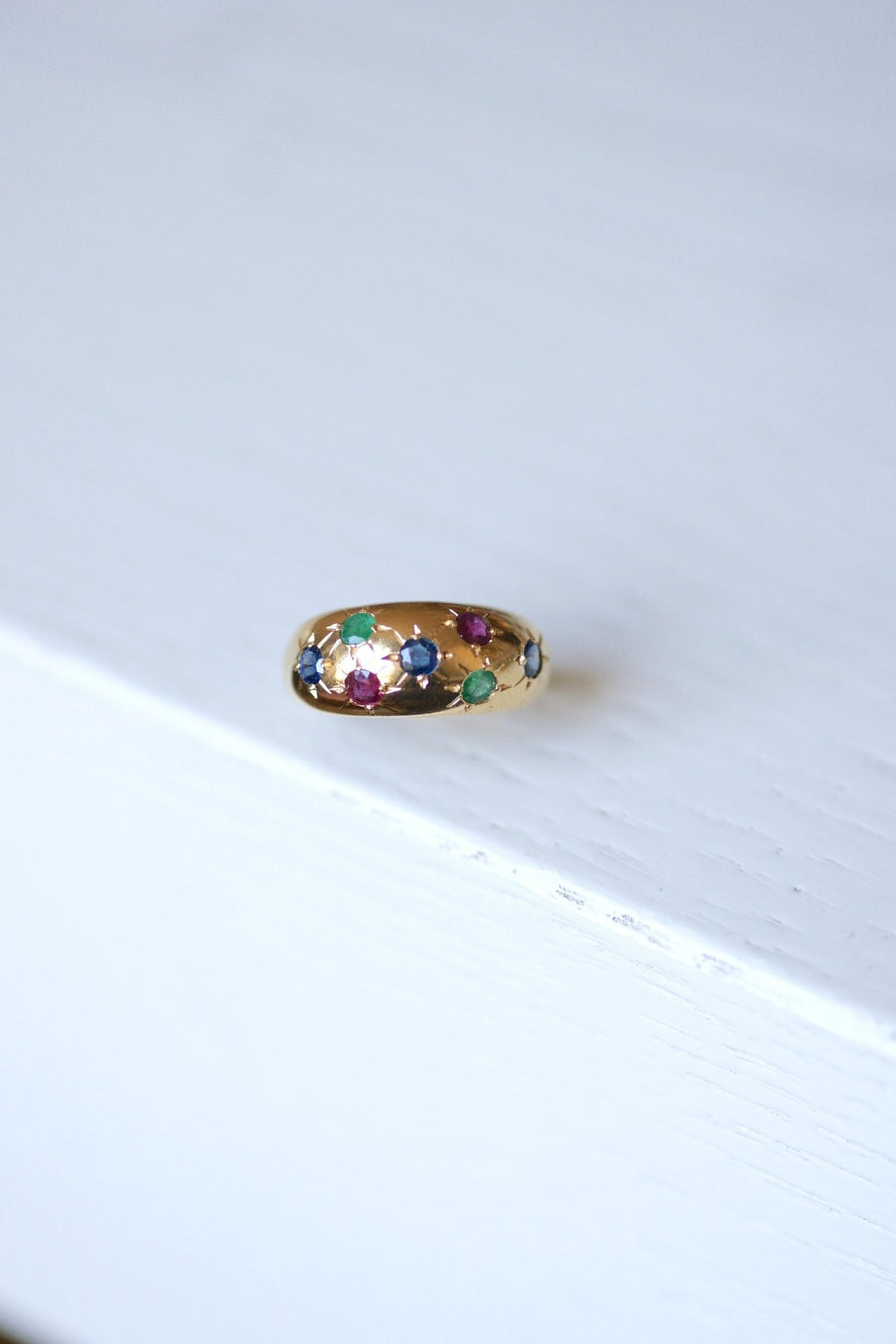 18Kt yellow gold, sapphires, emeralds and rubies constellation ring - Galerie Pénélope