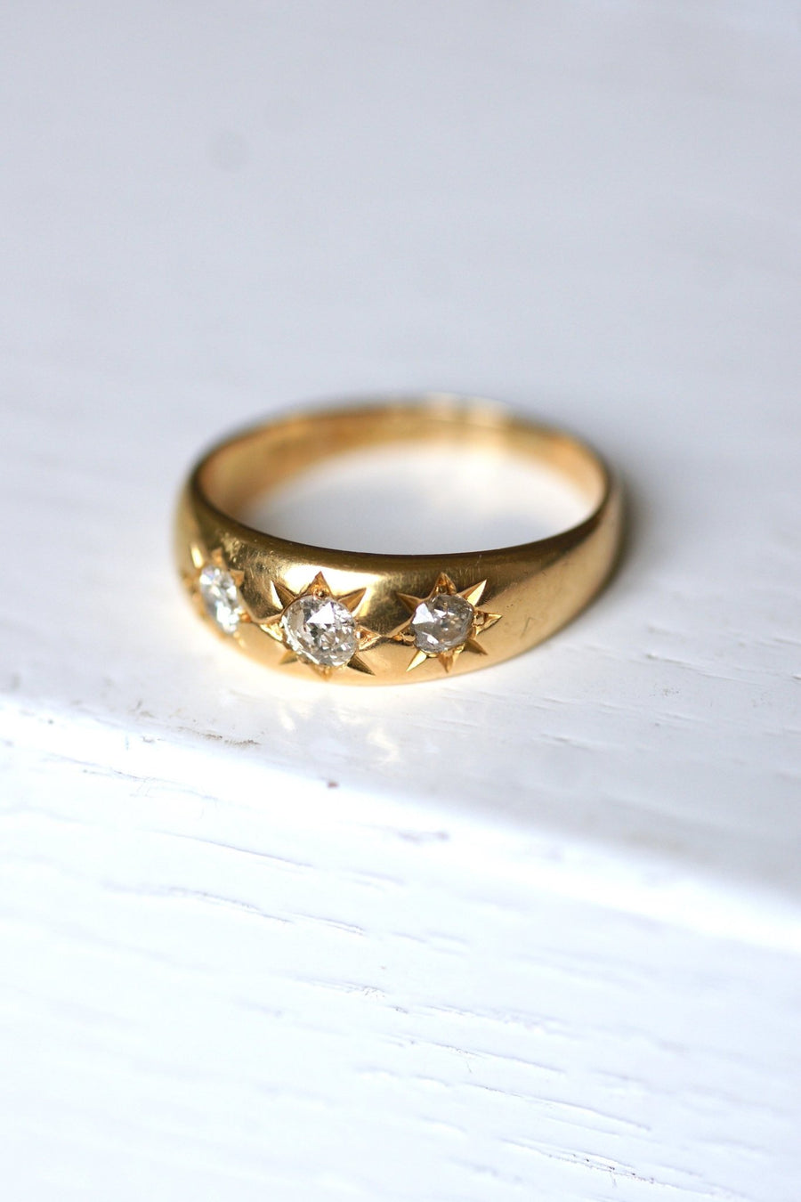 18Kt yellow gold and three diamonds Victorian rush ring - Galerie Pénélope