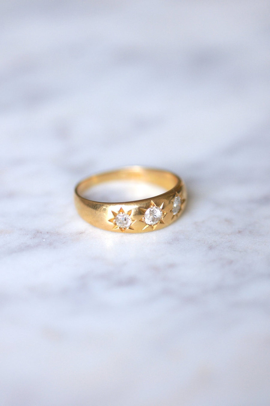 18Kt yellow gold and three diamonds Victorian rush ring - Galerie Pénélope