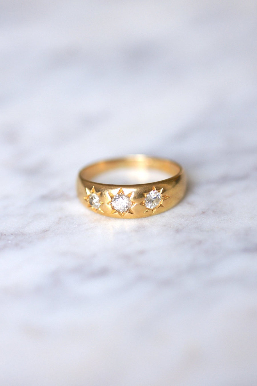 18Kt yellow gold and three diamonds Victorian rush ring - Galerie Pénélope