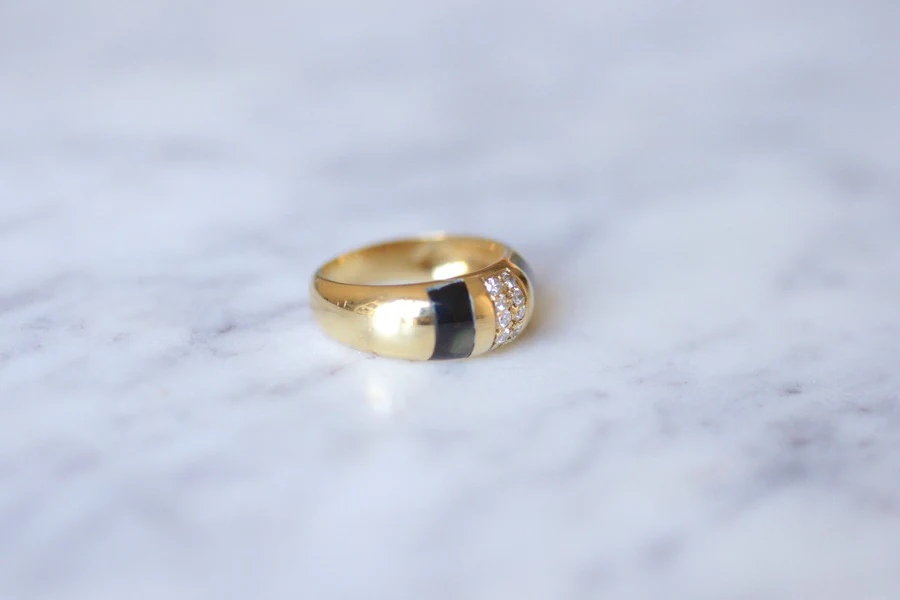 Yellow gold, diamonds and black mother-of-pearl ring - Penelope Gallery
