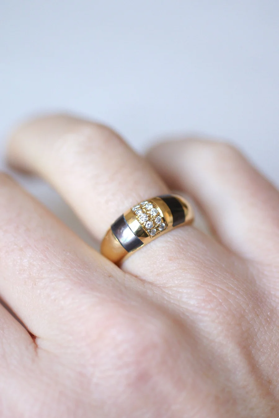 Yellow gold, diamonds and black mother-of-pearl ring - Penelope Gallery