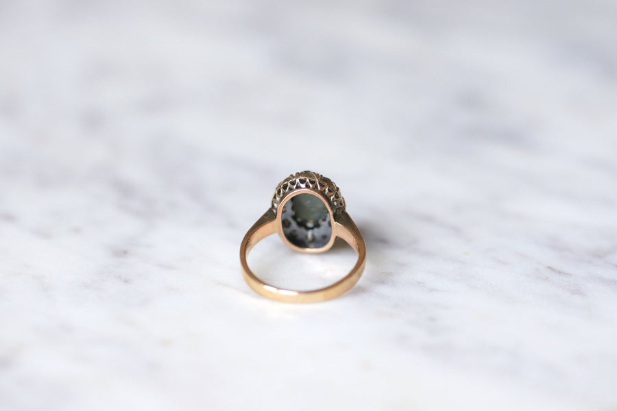 Antique chrysoberyl cat's eye daisy ring surrounded by diamonds on pink gold - Galerie Pénélope