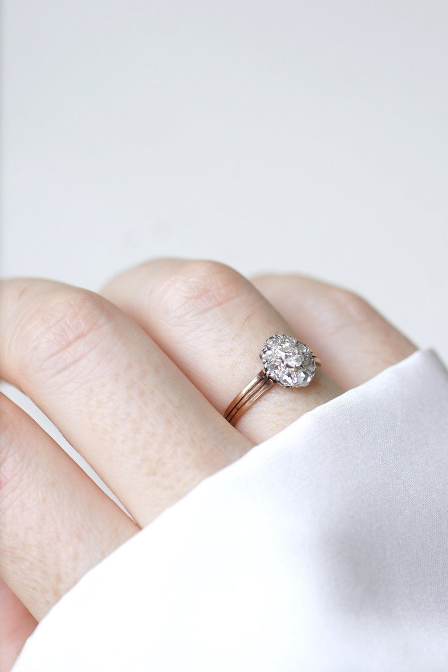Antique daisy ring in pink gold and diamonds - Penelope Gallery