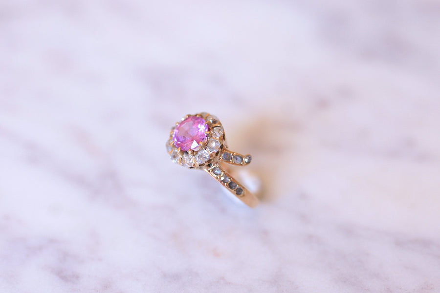 Antique pink sapphire daisy ring with diamonds on gold - Galerie Pénélope