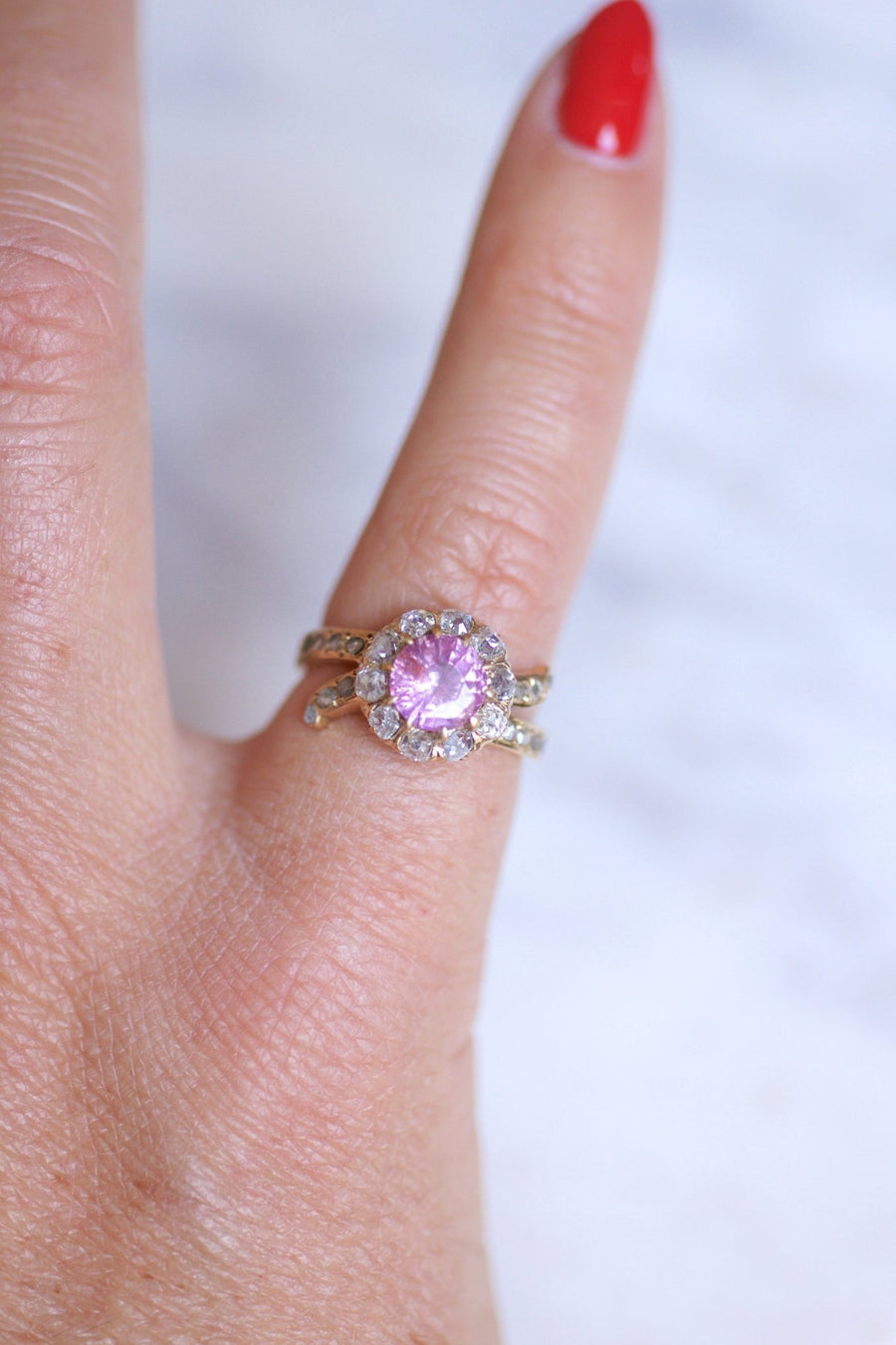 Antique pink sapphire daisy ring with diamonds on gold - Galerie Pénélope
