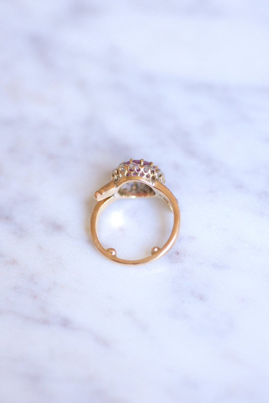 Antique pink sapphire daisy ring with diamonds on gold - Galerie Pénélope