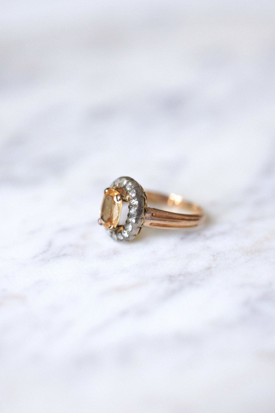 Antique imperial topaz daisy ring surrounded by diamonds - Galerie Pénélope