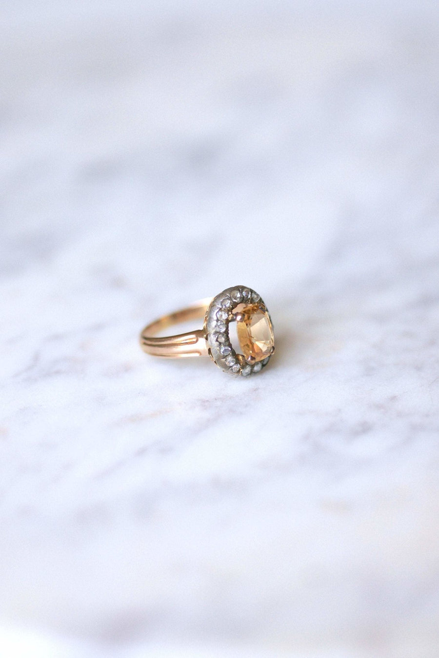 Antique imperial topaz daisy ring surrounded by diamonds - Galerie Pénélope