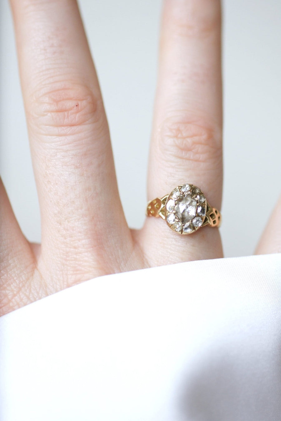 Crowned pink diamond daisy ring - Galerie Pénélope