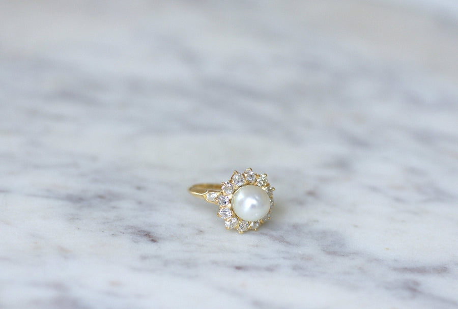 Daisy ring with diamonds and fine pearl - Penelope Gallery