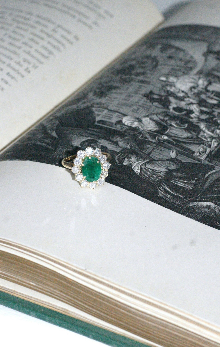 Emerald daisy ring 2.00 Cts and diamonds - Galerie Pénélope