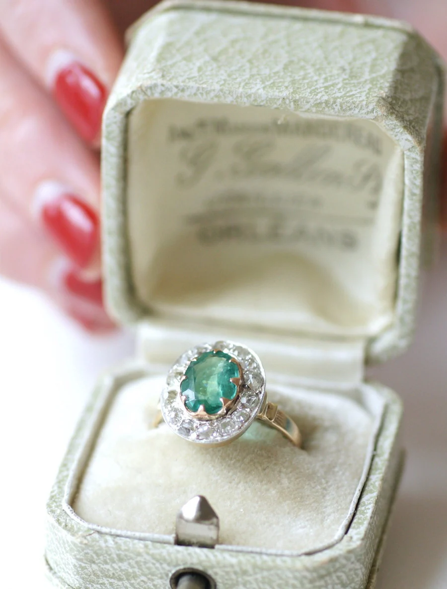 Emerald daisy ring with diamonds - Penelope Gallery