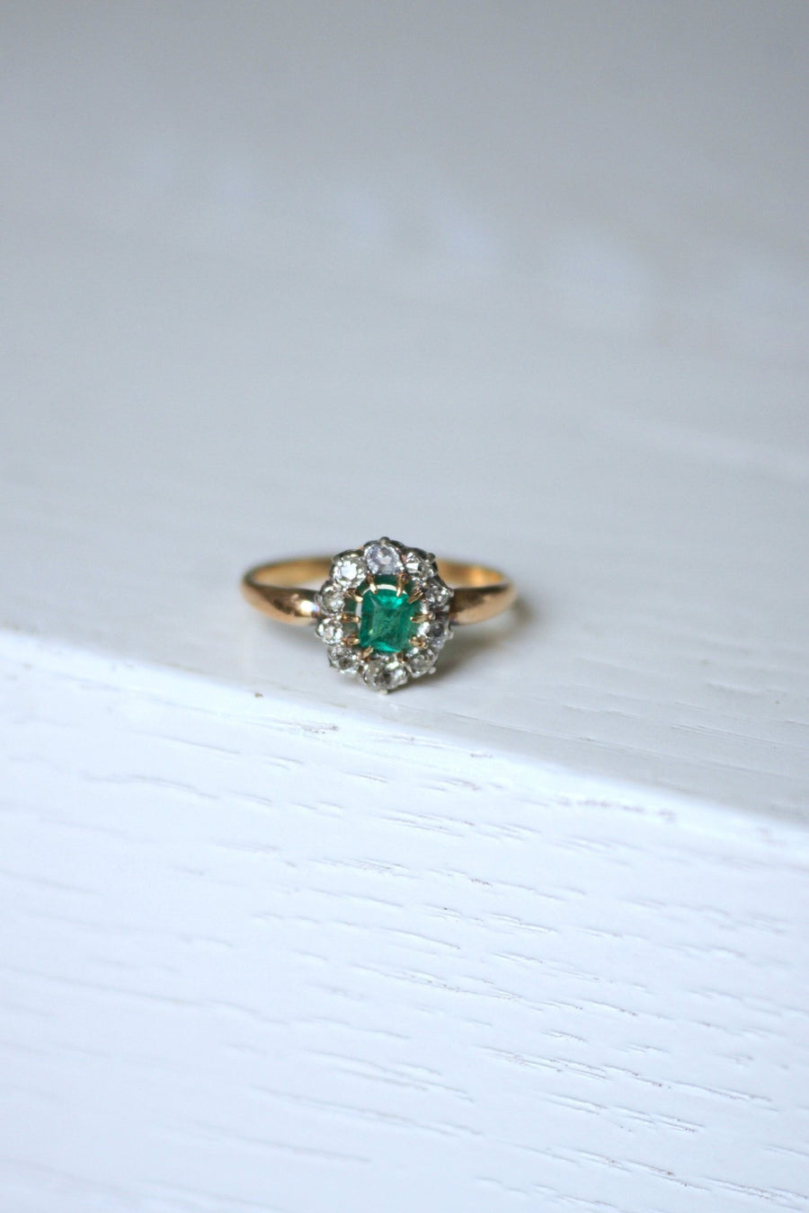 Emerald and diamond daisy ring - Penelope Gallery