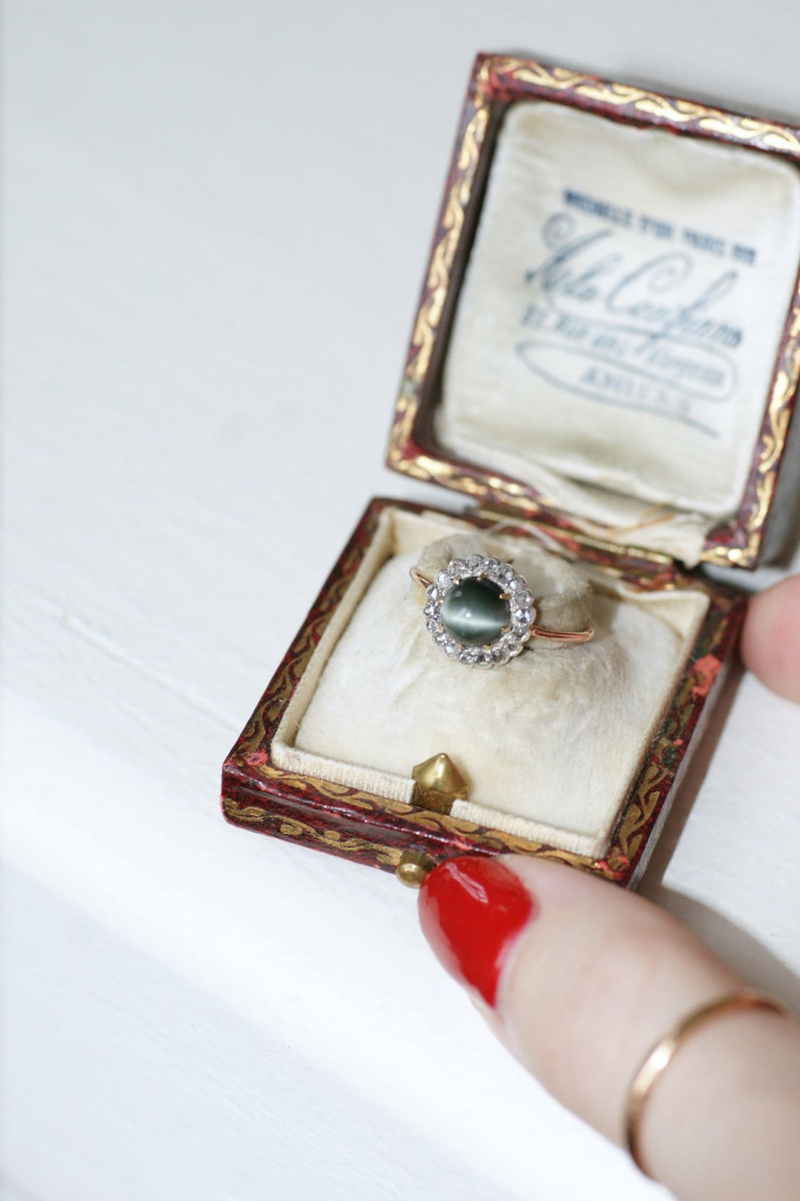 Cat's eye daisy ring - Penelope Gallery