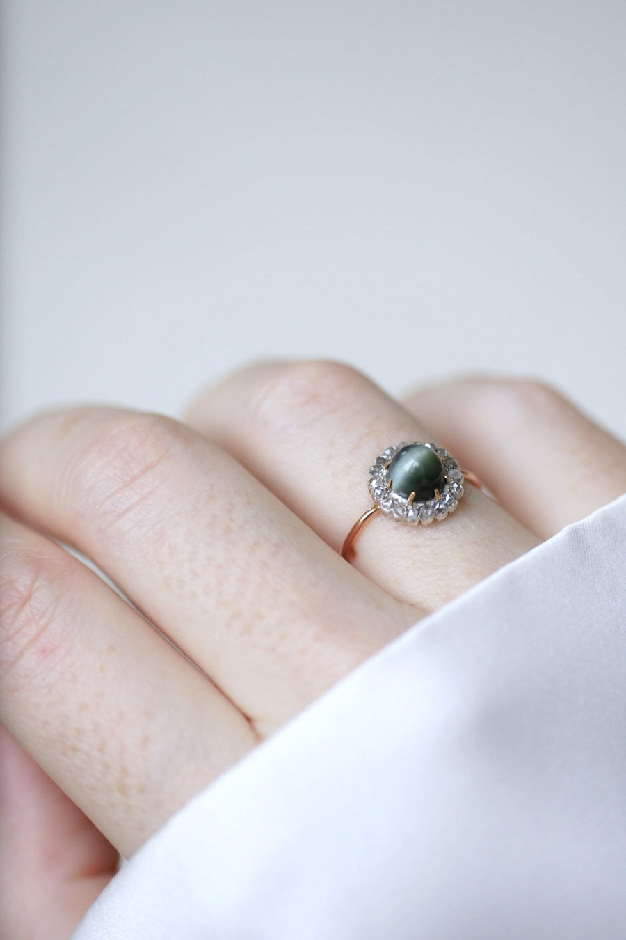 Cat's eye daisy ring - Penelope Gallery