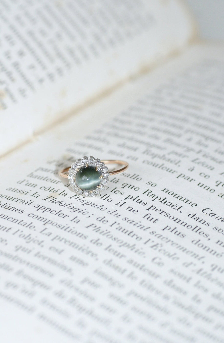 Cat's eye daisy ring - Penelope Gallery