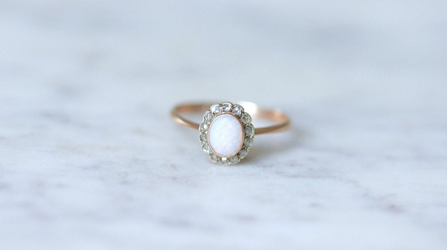 Opal daisy ring surrounded by diamonds - Galerie Pénélope