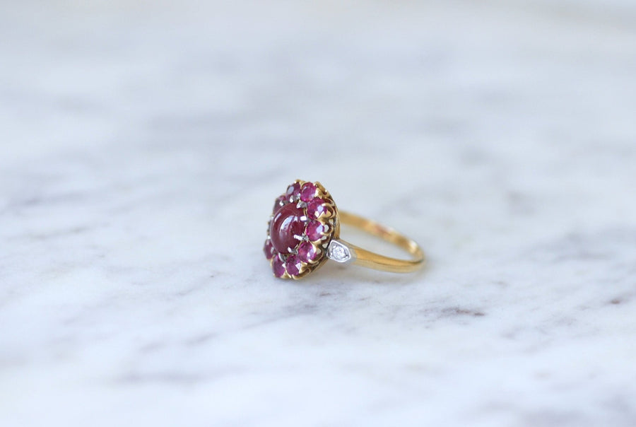 Cabochon ruby and diamond daisy ring - Galerie Pénélope