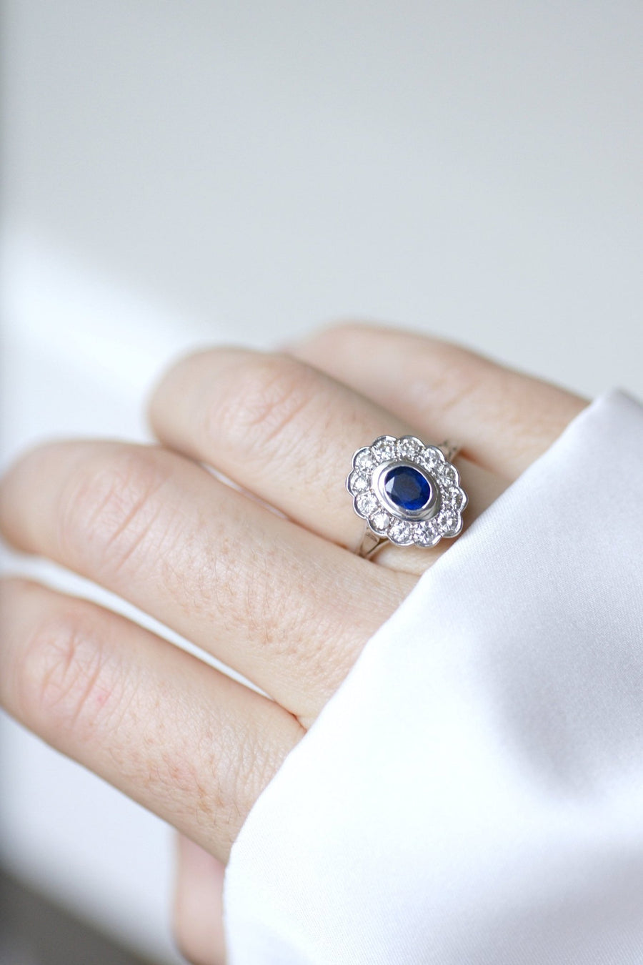 Sapphire daisy ring with diamonds - Penelope Gallery