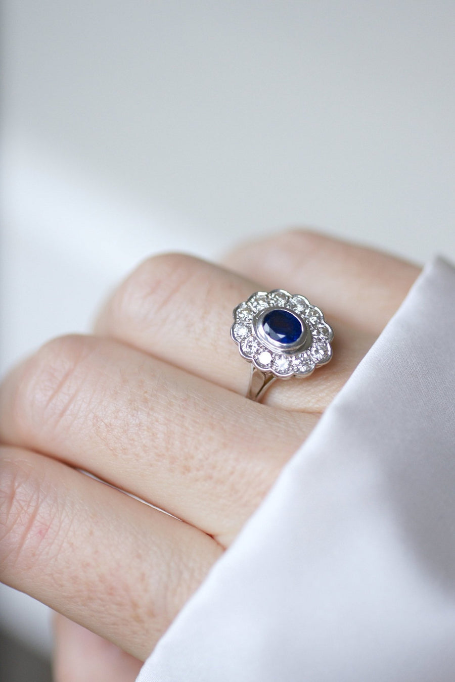 Sapphire daisy ring with diamonds - Penelope Gallery