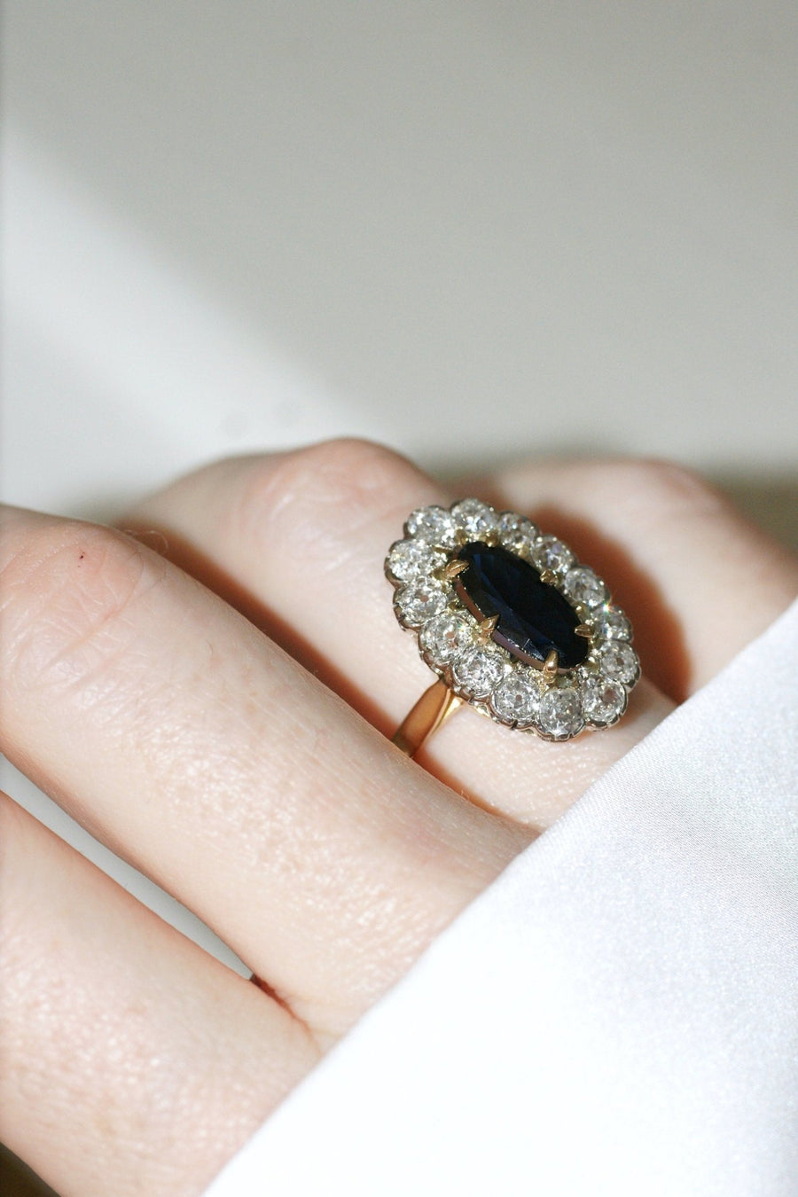 Sapphire daisy ring with diamonds - Penelope Gallery