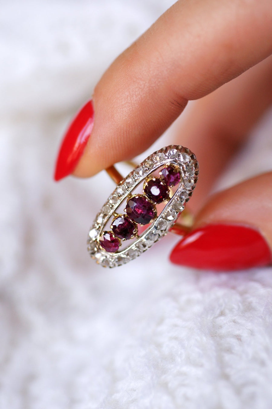 Antique marquise ring with diamonds and rubies in gold and silver - Galerie Pénélope
