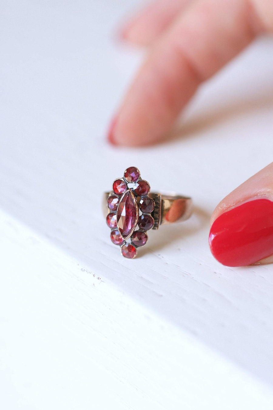 Antique marquise ring in gold and garnets from Perpignan - Galerie Pénélope