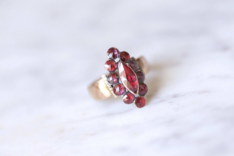 Antique marquise ring in gold and garnets from Perpignan - Galerie Pénélope
