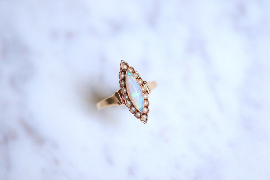 Antique Victorian marquise ring in gold, opals and fine pearls - Galerie Pénélope