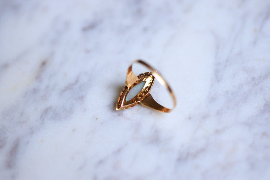 Antique Victorian marquise ring in gold, opals and fine pearls - Galerie Pénélope