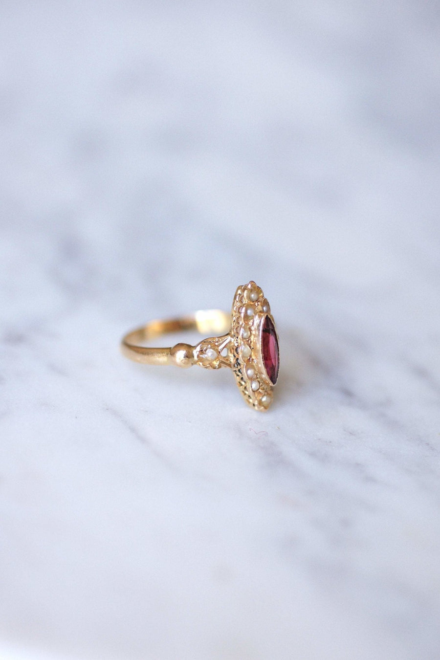 Antique Victorian marquise ring gold, red stone and pearls - Galerie Pénélope