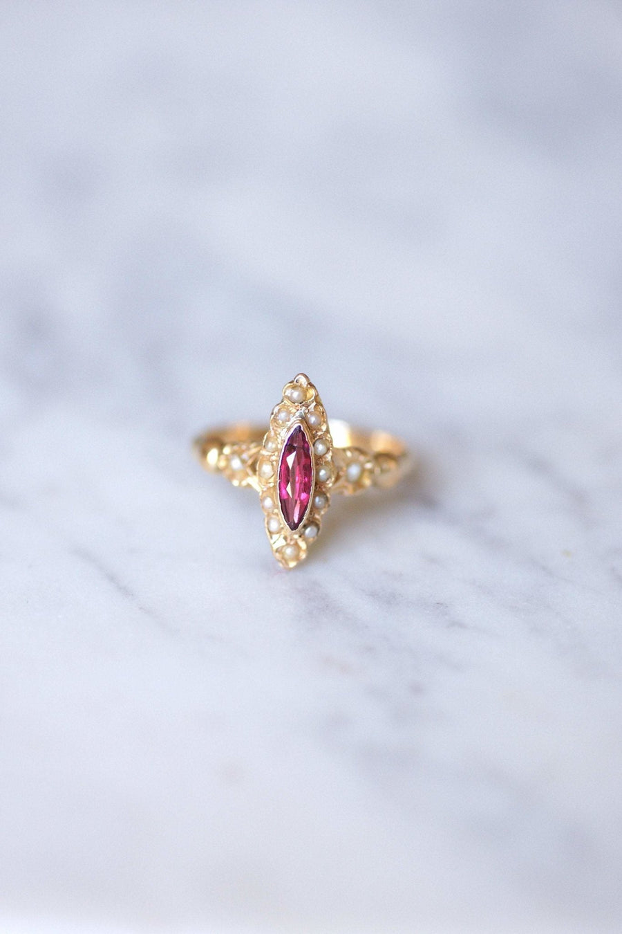 Antique Victorian marquise ring gold, red stone and pearls - Galerie Pénélope