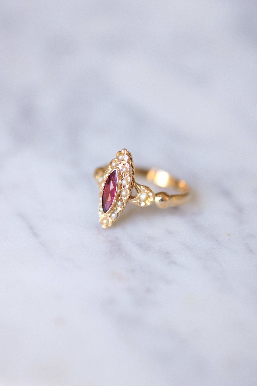 Antique Victorian marquise ring gold, red stone and pearls - Galerie Pénélope