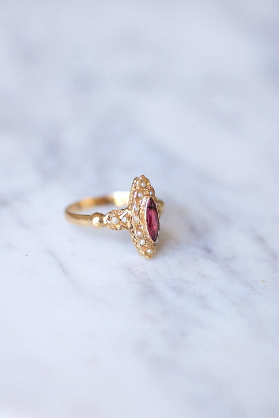 Antique Victorian marquise ring gold, red stone and pearls - Galerie Pénélope