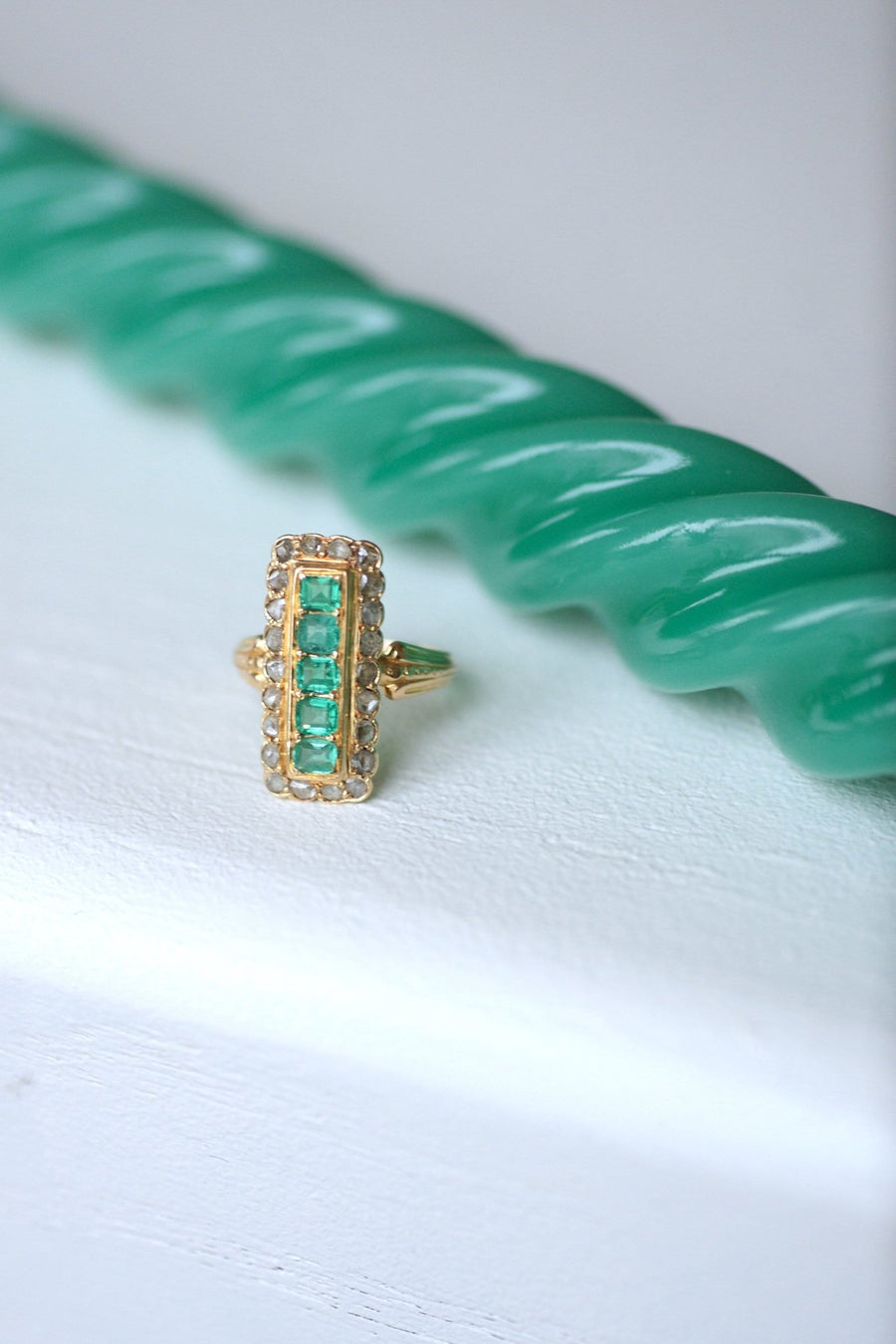 Marquise emerald and diamond ring - Galerie Pénélope