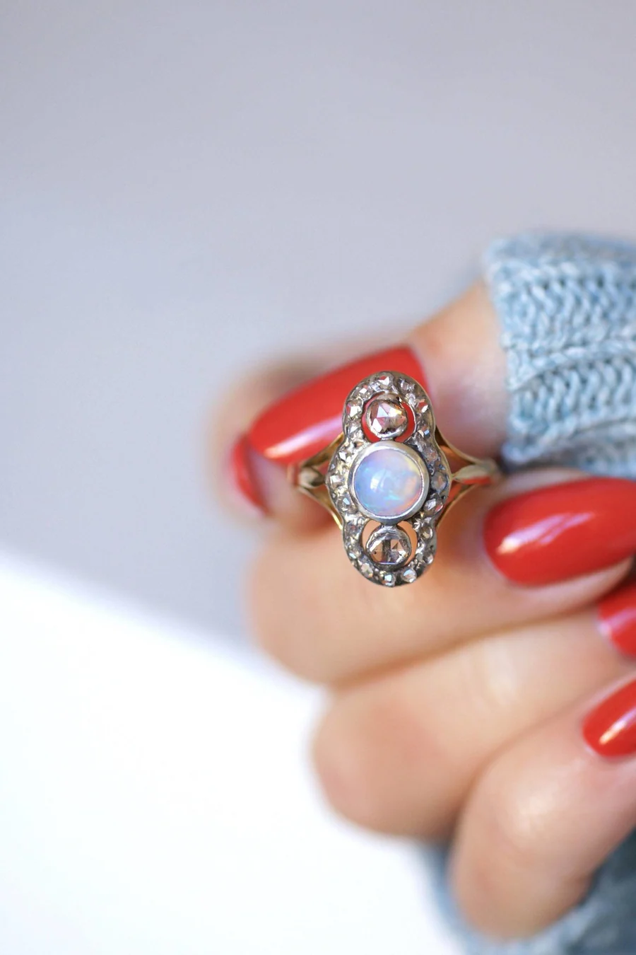 Opal and diamond marquise ring - Galerie Pénélope