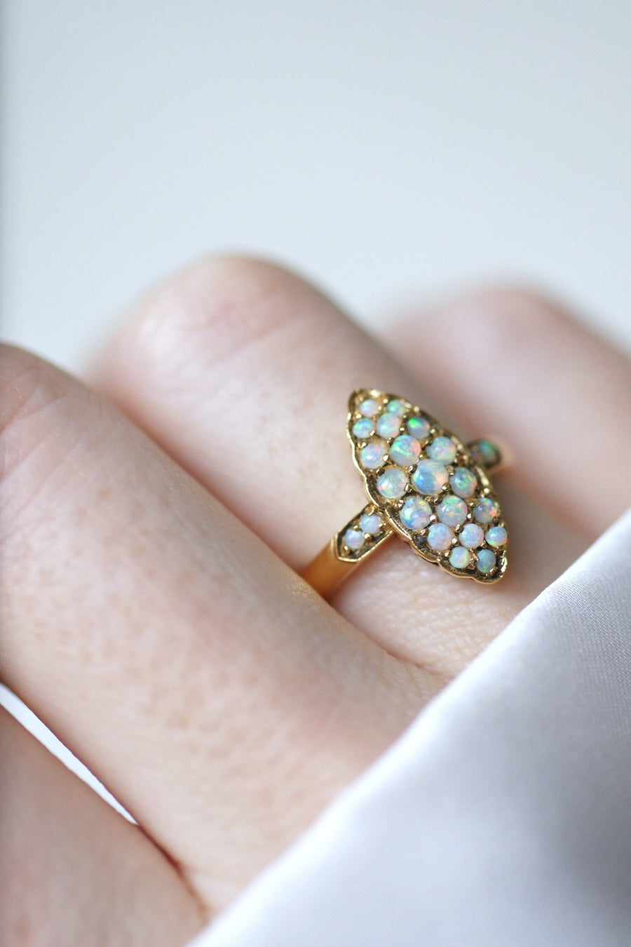 Opals on gold marquise ring - Galerie Pénélope