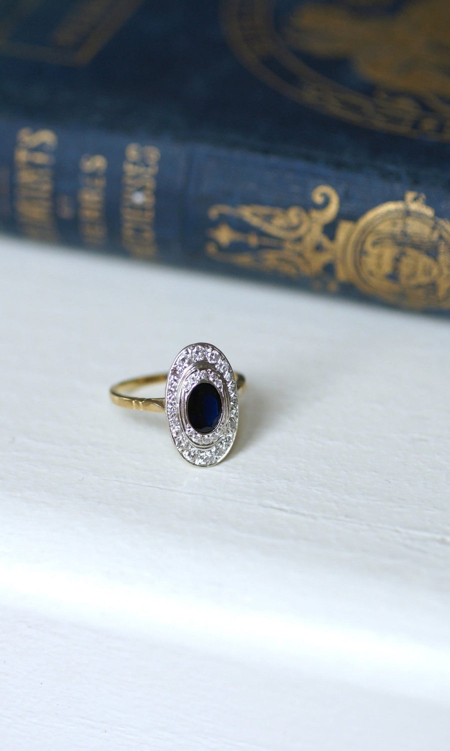 Marquise sapphire and diamond ring - Galerie Pénélope