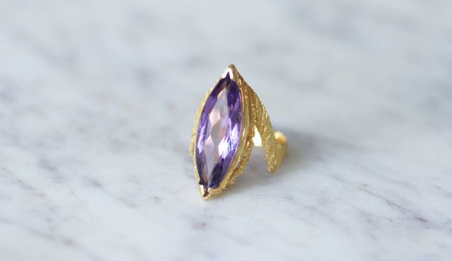 Gold and amethyst ring from the 70s - Galerie Pénélope