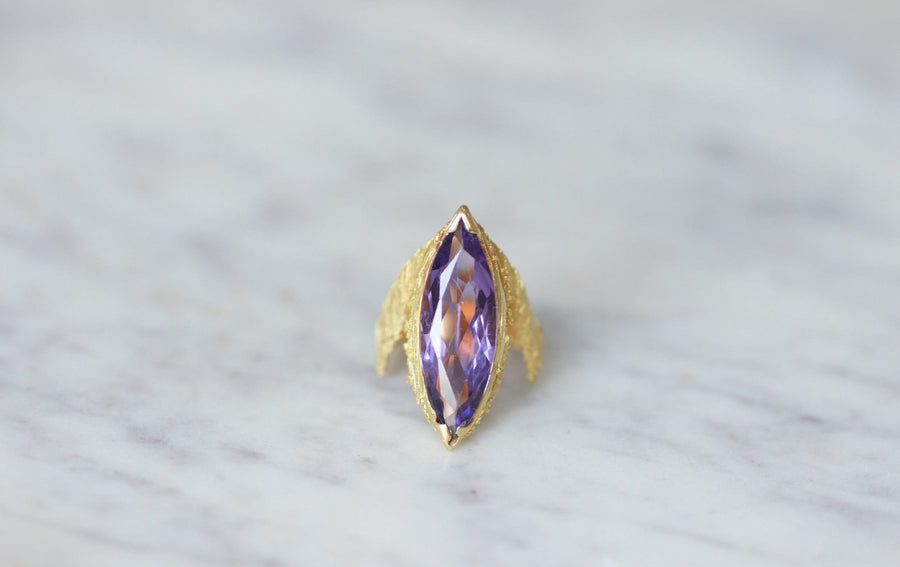 Gold and amethyst ring from the 70s - Galerie Pénélope