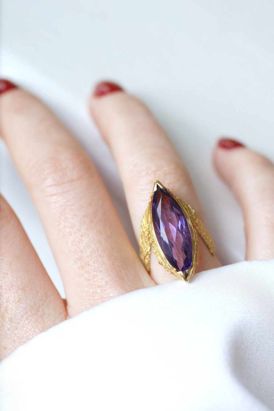 Gold and amethyst ring from the 70s - Galerie Pénélope