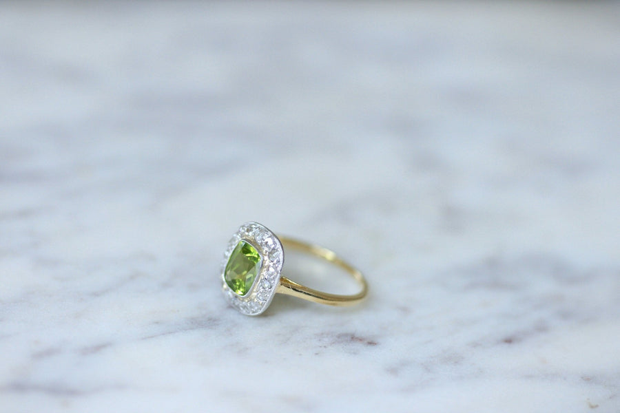 Peridot ring set with diamonds - Galerie Pénélope