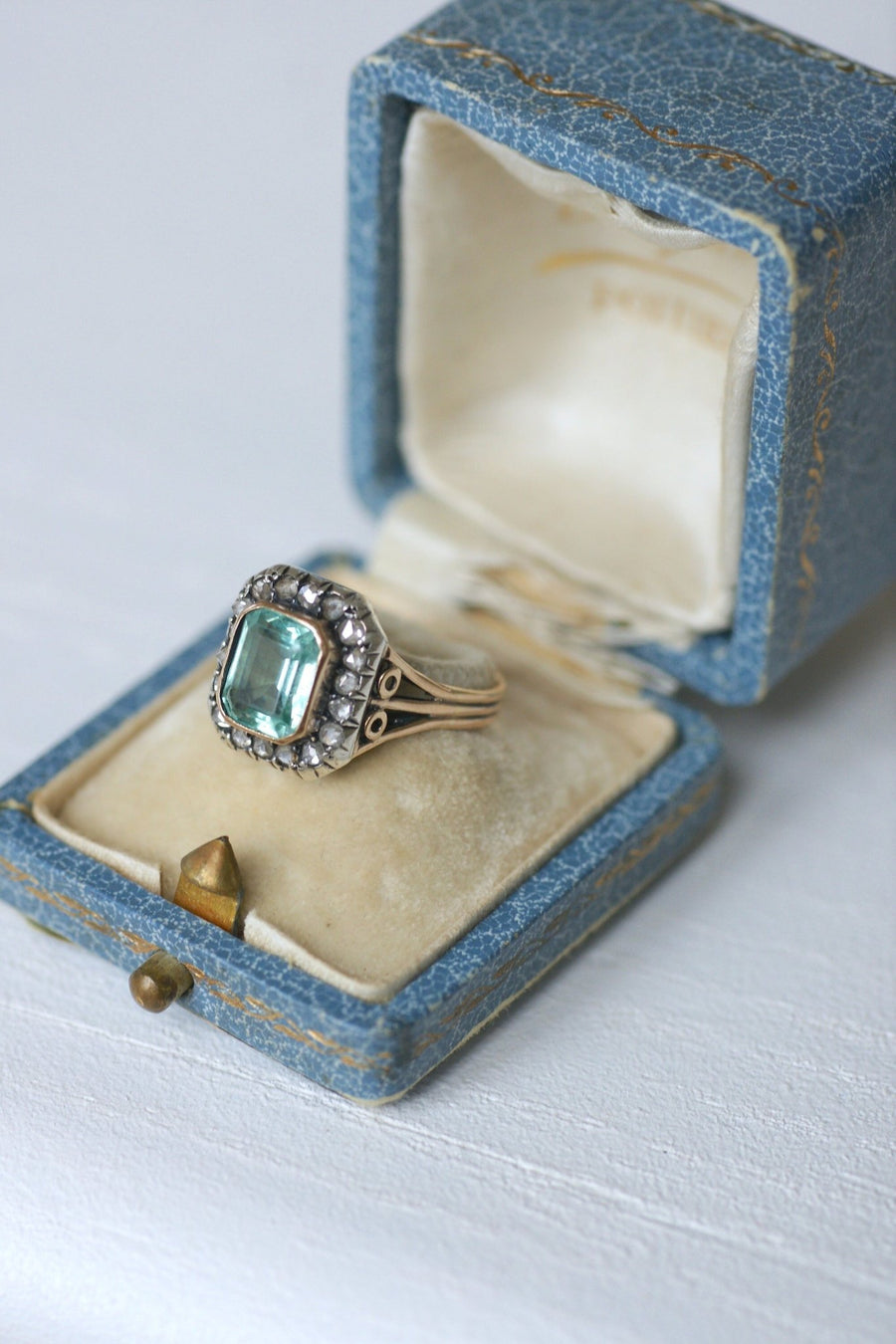 Rectangular emerald and diamond ring - Penelope Gallery