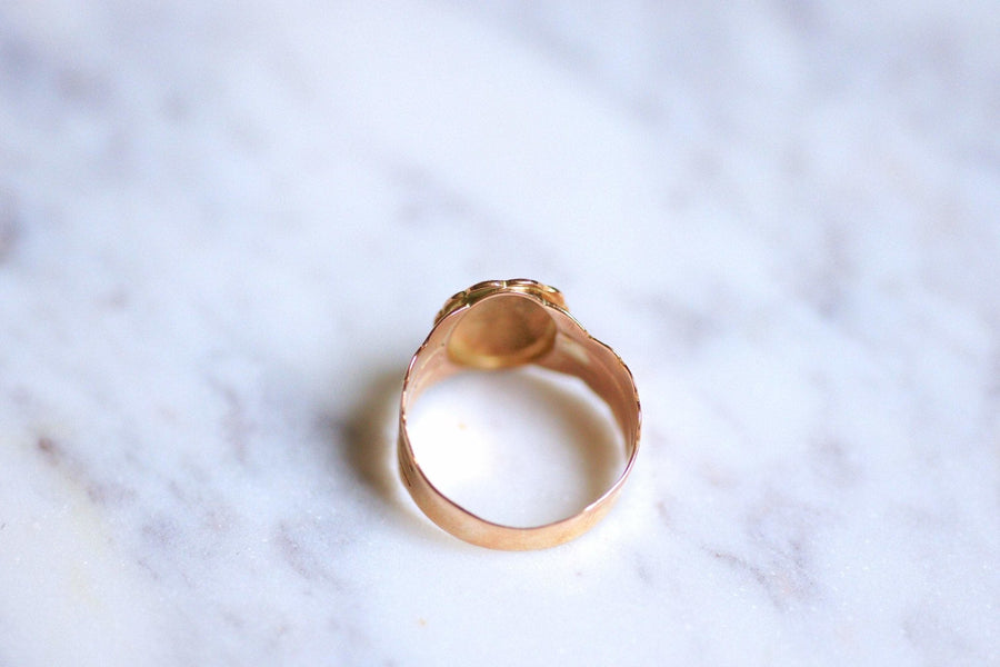Regional antique Virgin Mary ring in yellow and pink gold - Galerie Pénélope