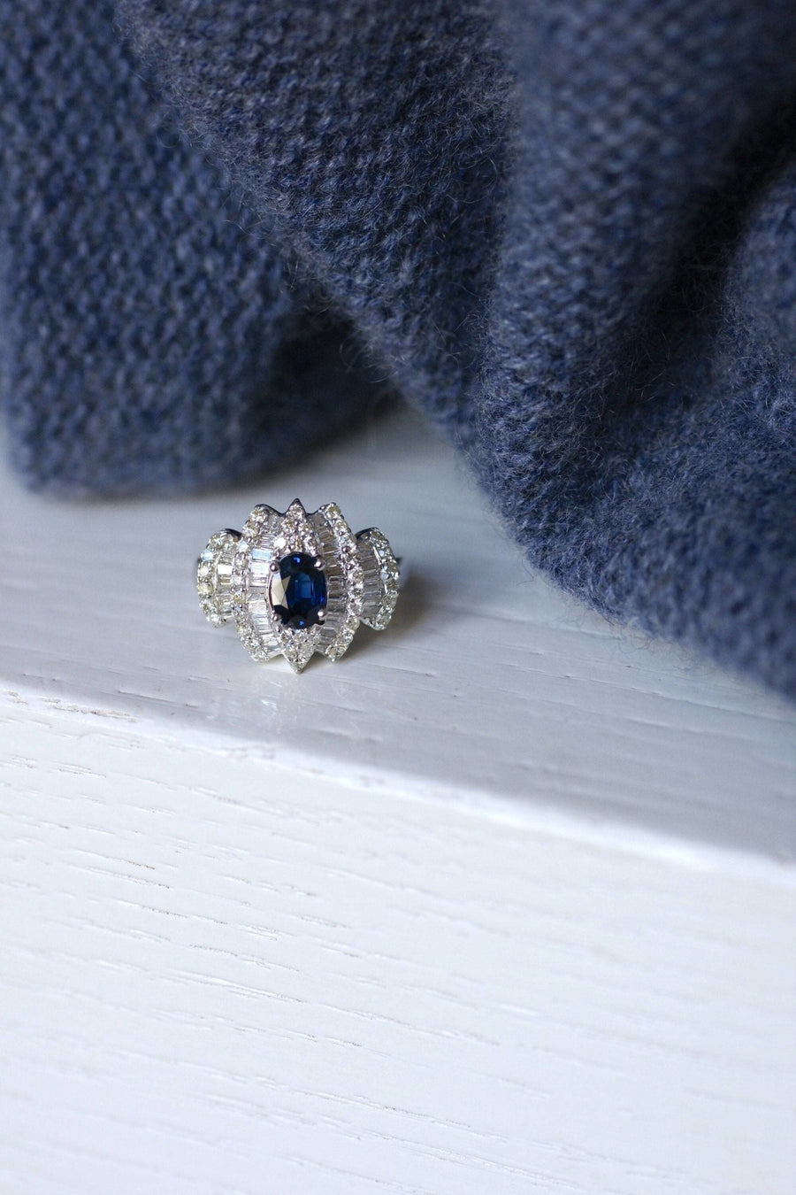 Sapphire ring with baguette diamonds - Penelope Gallery