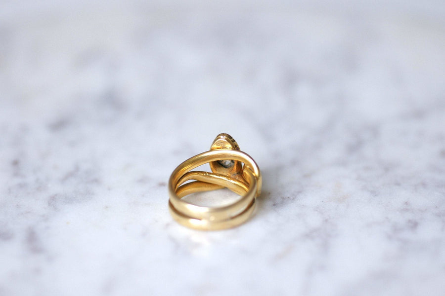 Yellow gold and diamonds Victorian coiled snake ring - Galerie Pénélope